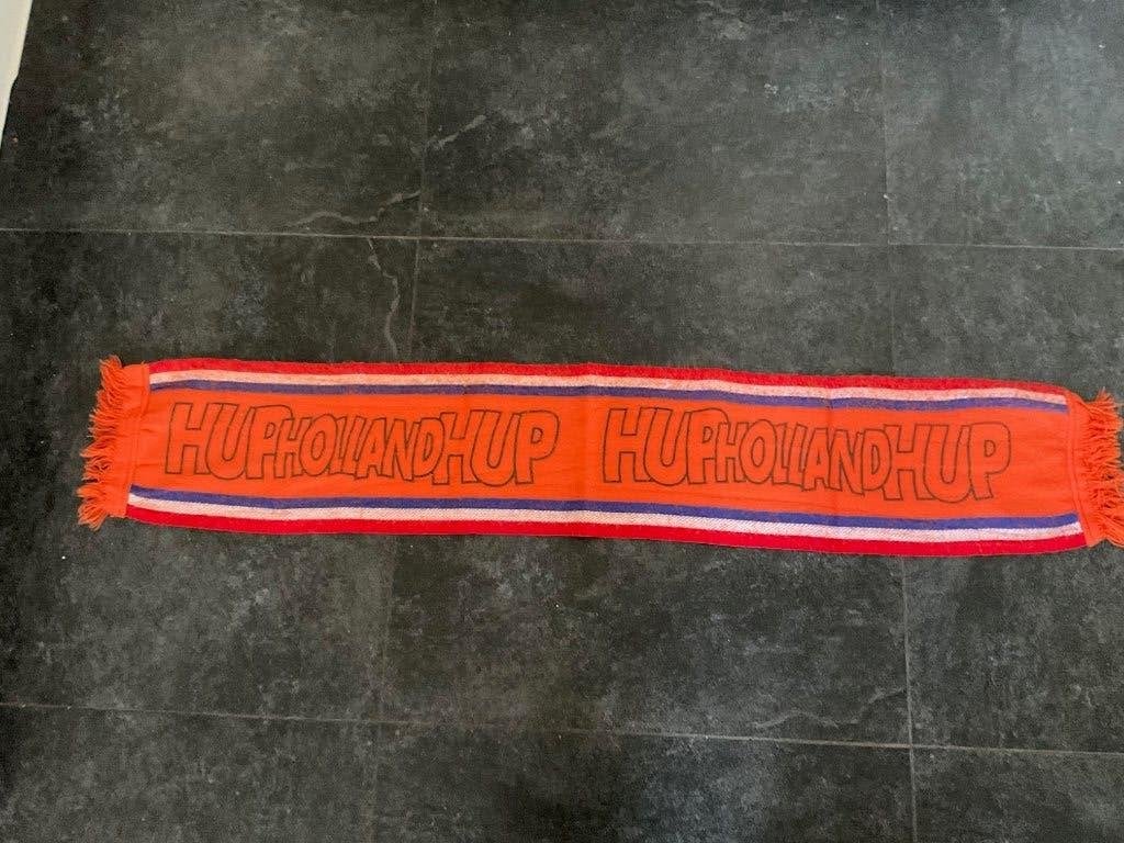 Oranje sjaal 'Hup Holland Hup', Verzamelen, Ophalen of Verzenden, Nieuw, Overige sporten, Vaantje of Sjaal