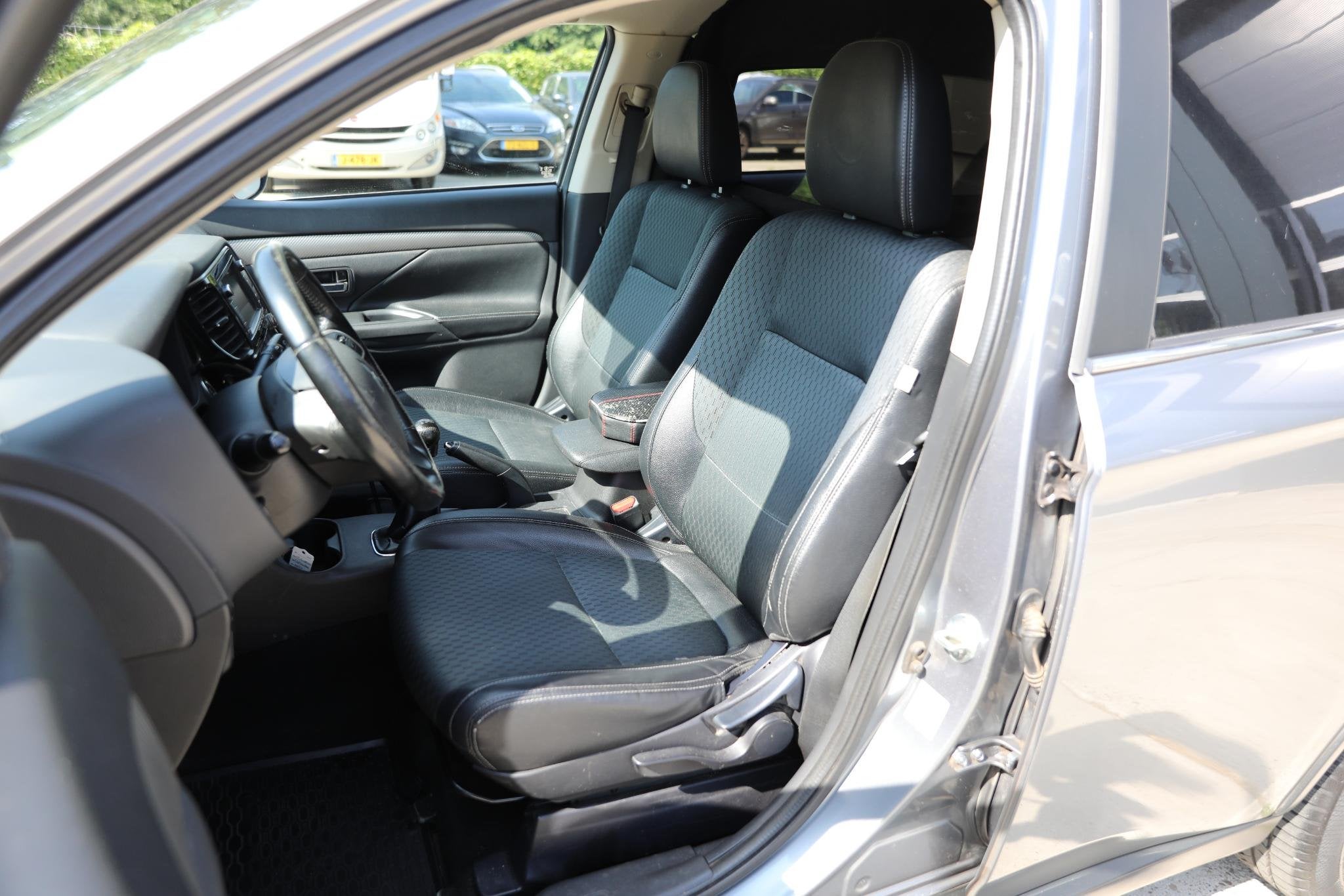 Mitsubishi Outlander 2.2 DI-D Business Edition 4WD | Grijs k, Auto's, Mitsubishi, Euro 5, 4 cilinders, Leder en Stof, Origineel Nederlands
