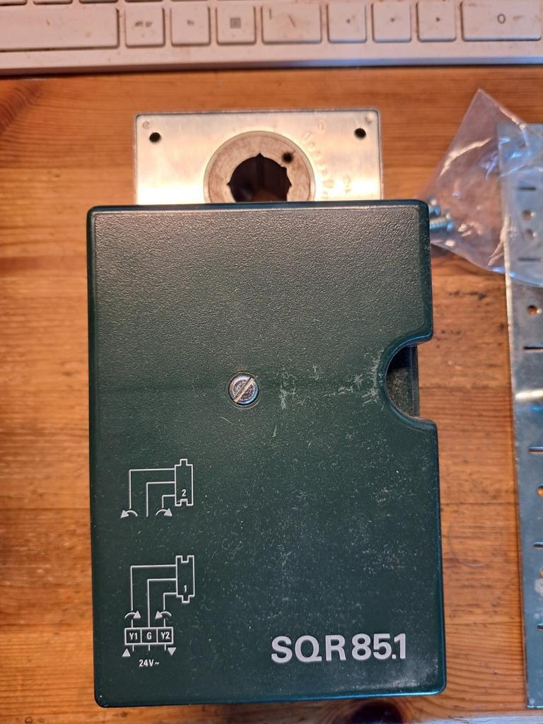 Siemens Landis & Gyr SQR85.1. Draailuchtklepaandrijving, Ophalen