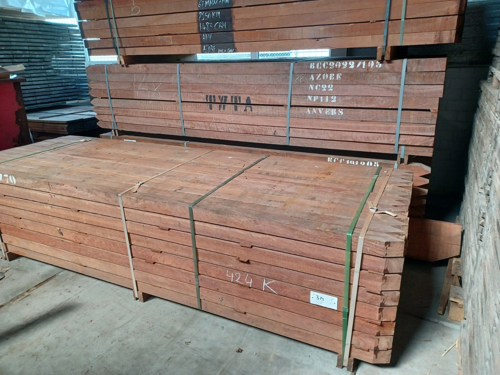 hardhouten  palen  tuinpalen  schuttingpalen  planken azobe, Ophalen of Verzenden, 250 cm of meer, Palen, Hardhout