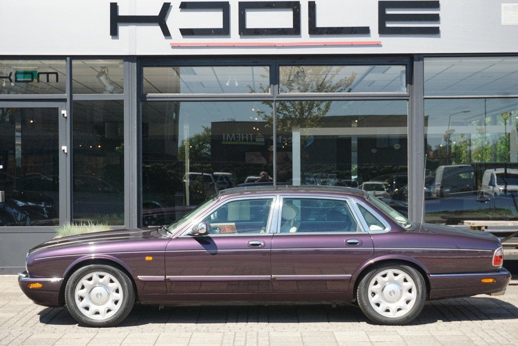 Jaguar XJR Daimler Super V8 SWB 1/76, Auto's, Automaat, Achterwielaandrijving, Gebruikt, Overige kleuren