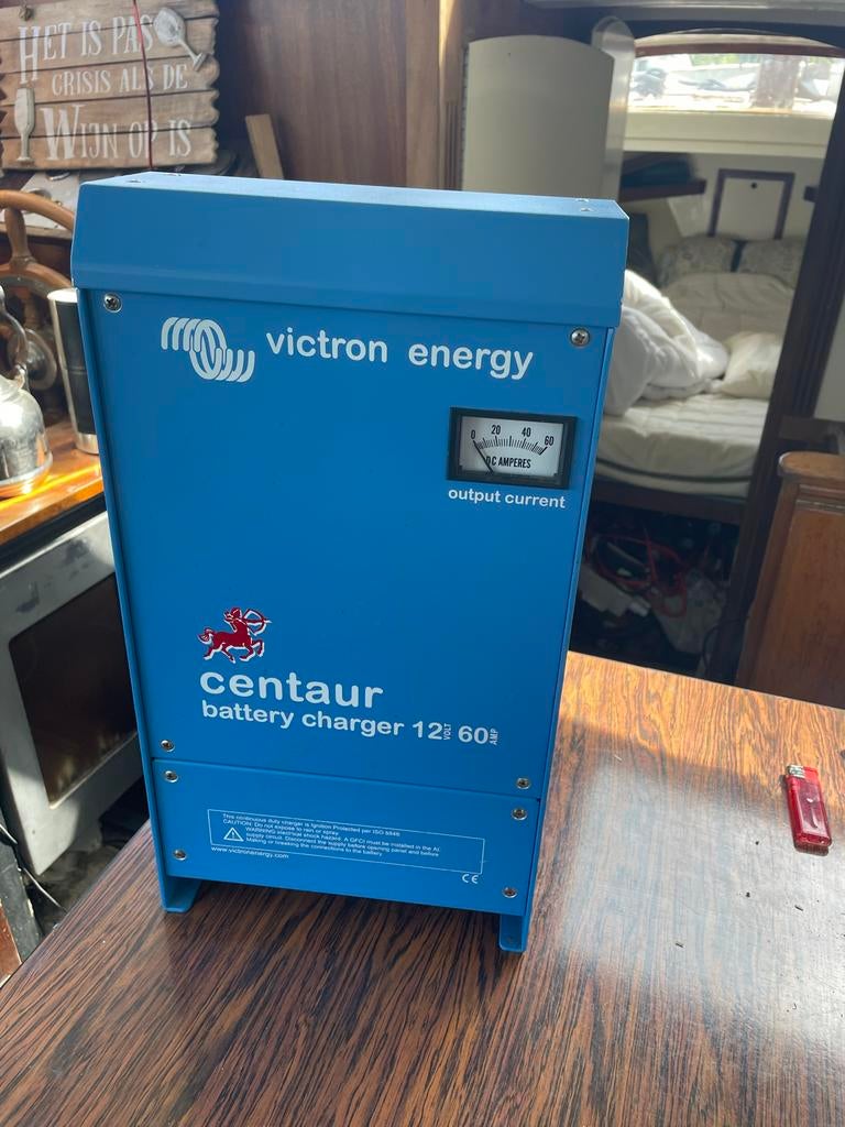 Victron Centaur Lader 12/60 Nieuwstaat, Ophalen, Zo goed als nieuw, Motor en Techniek
