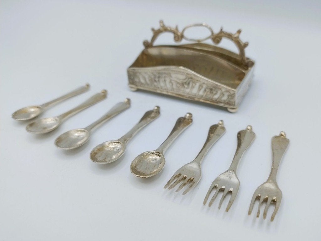 Zilveren miniatuur bestekdoos met lepels en vorken, Alkmaar