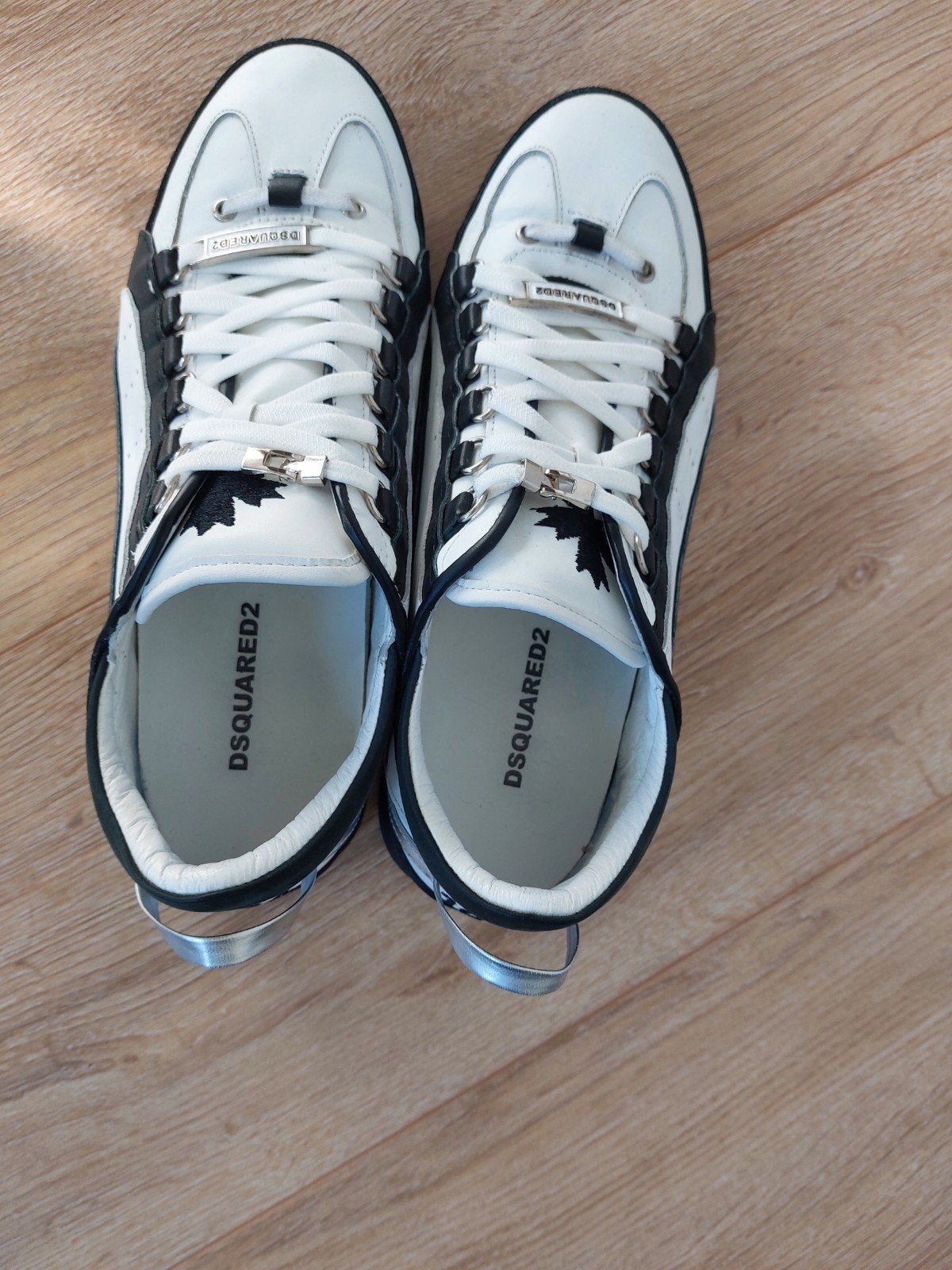 Dsquared2 sneakers - Wit/Zwart - Zo goed als nieuw, Dsquared2, Wit, Ophalen of Verzenden, Sneakers of Gympen