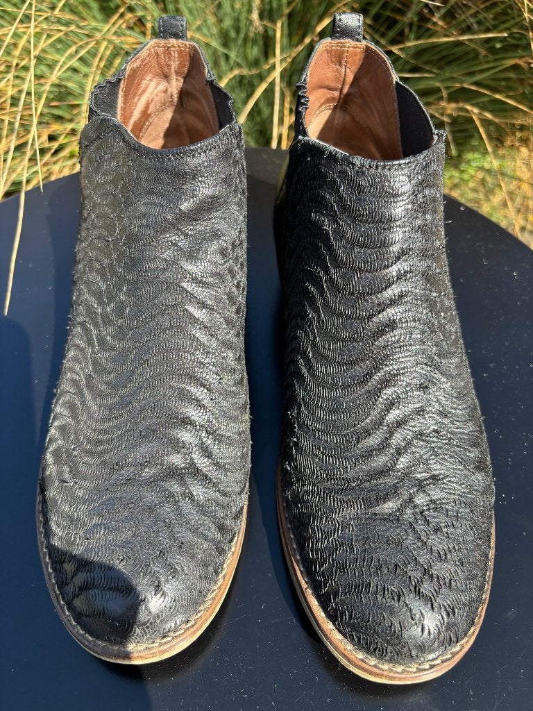 Clarks maat 40 Zwart korte laars, Zwart, Lage of Enkellaarzen, Ophalen of Verzenden, Zo goed als nieuw