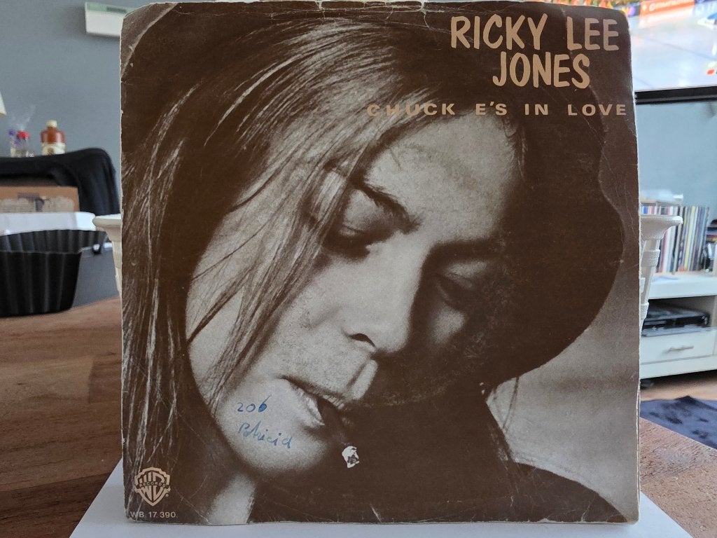 7" Single Ricky Lee Jones - Chuck E's In Love / On Saturday, Gebruikt, 7 inch, Ophalen of Verzenden, Pop