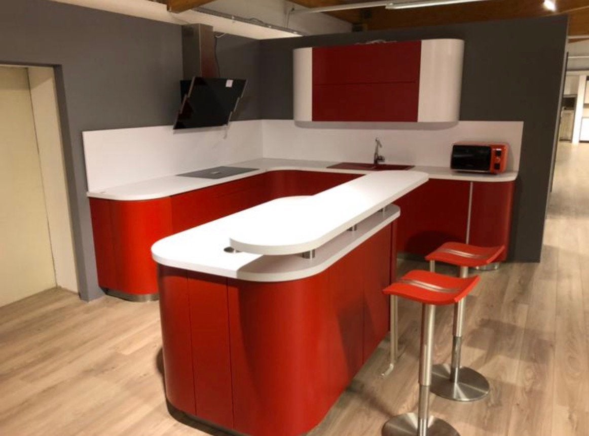 Showroom keuken Beckerman mat rood en wit, Ophalen, Greeploos, Hoekkeuken, Nieuw