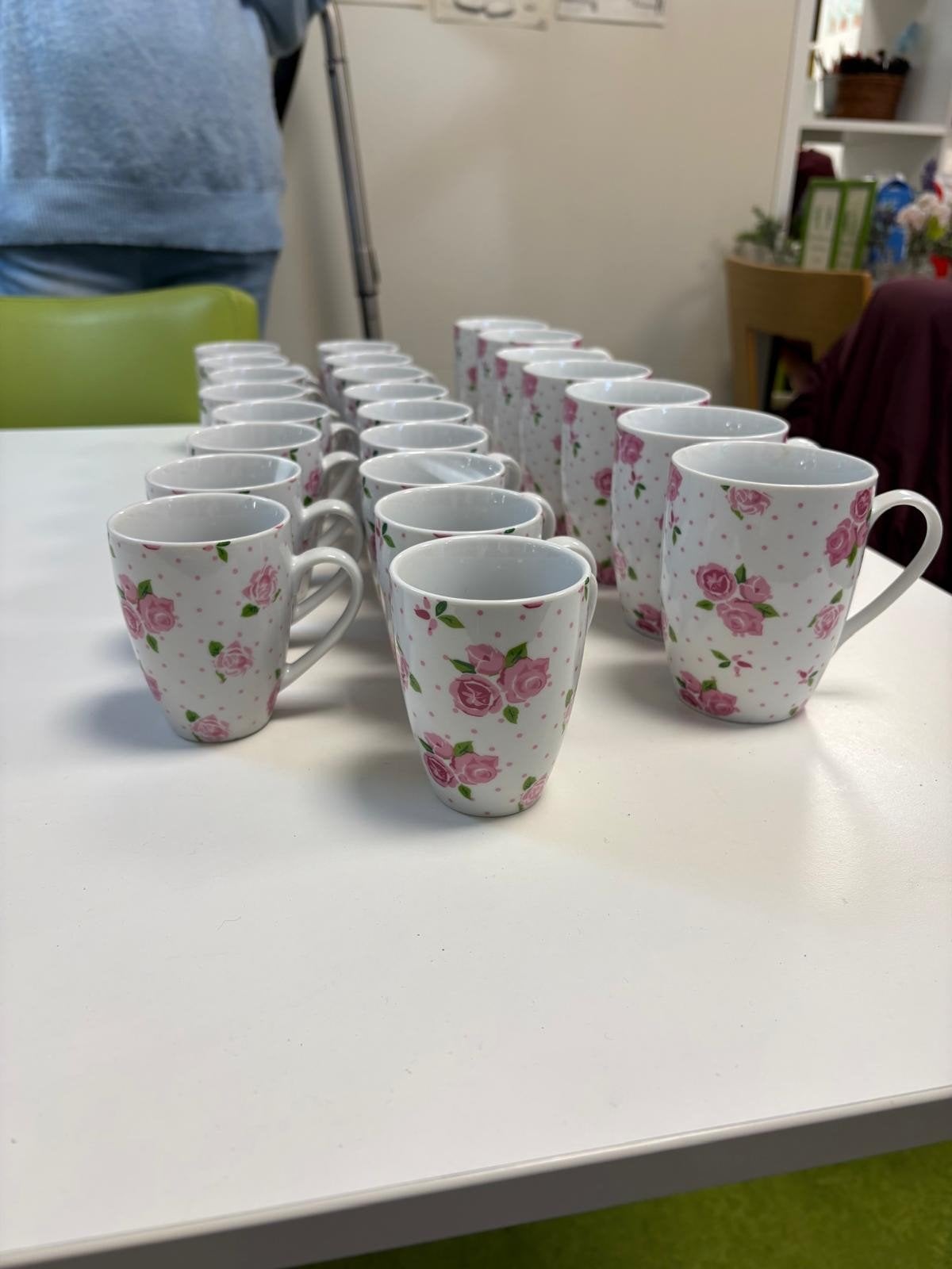 roosjes servies Xenos koffie thee mok beker Cappuccino, Overige merken, Ophalen of Verzenden, Zo goed als nieuw, Overige stijlen