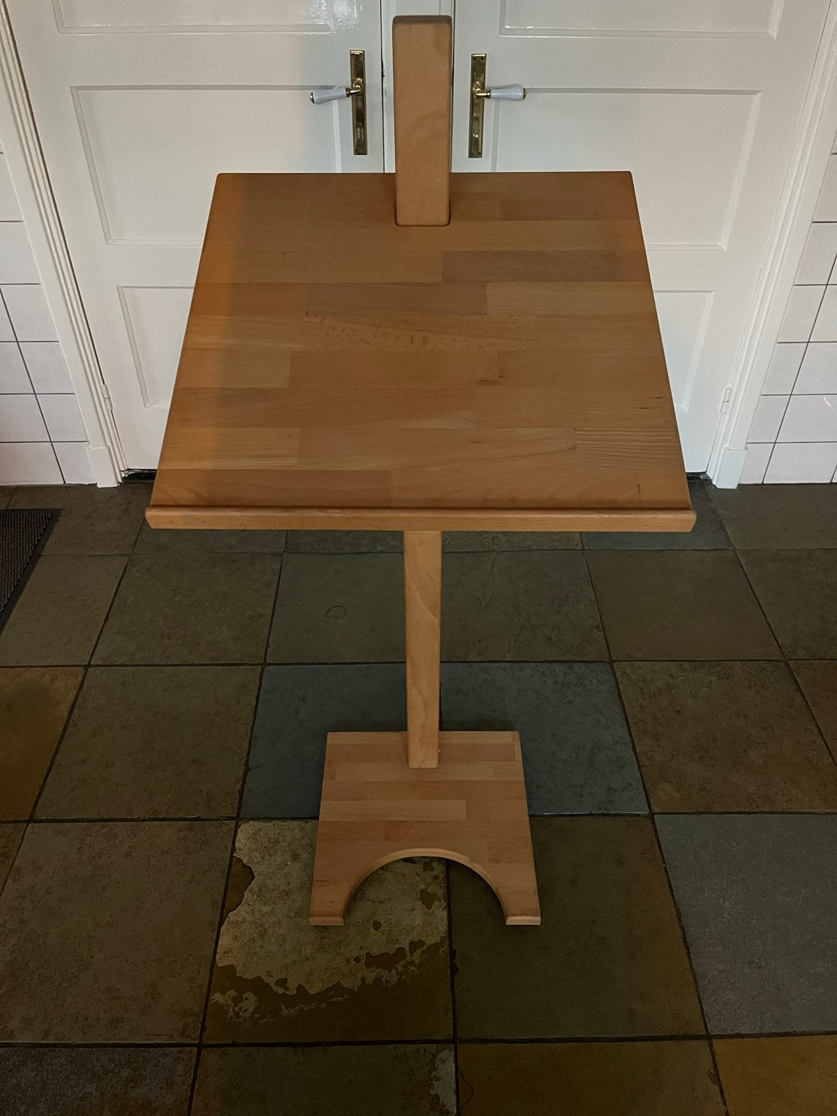 Houten lessenaar / spreekgestoelte te  huur €25, en €50 borg, Ophalen, Gebruikt