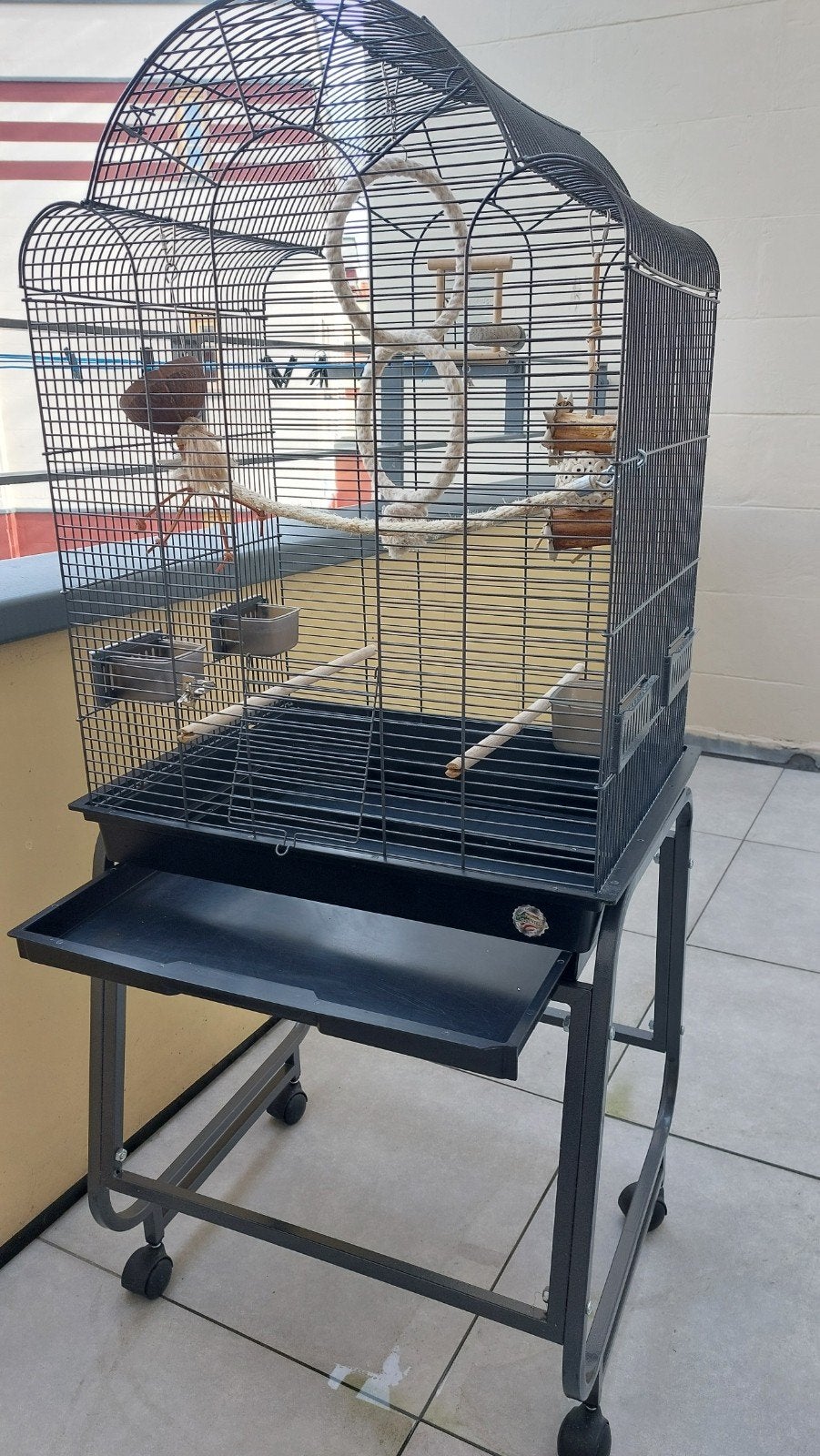 te koop  Montana vogelkooi op standaard met wiele, Ophalen, Zo goed als nieuw, Metaal, Vogelkooi