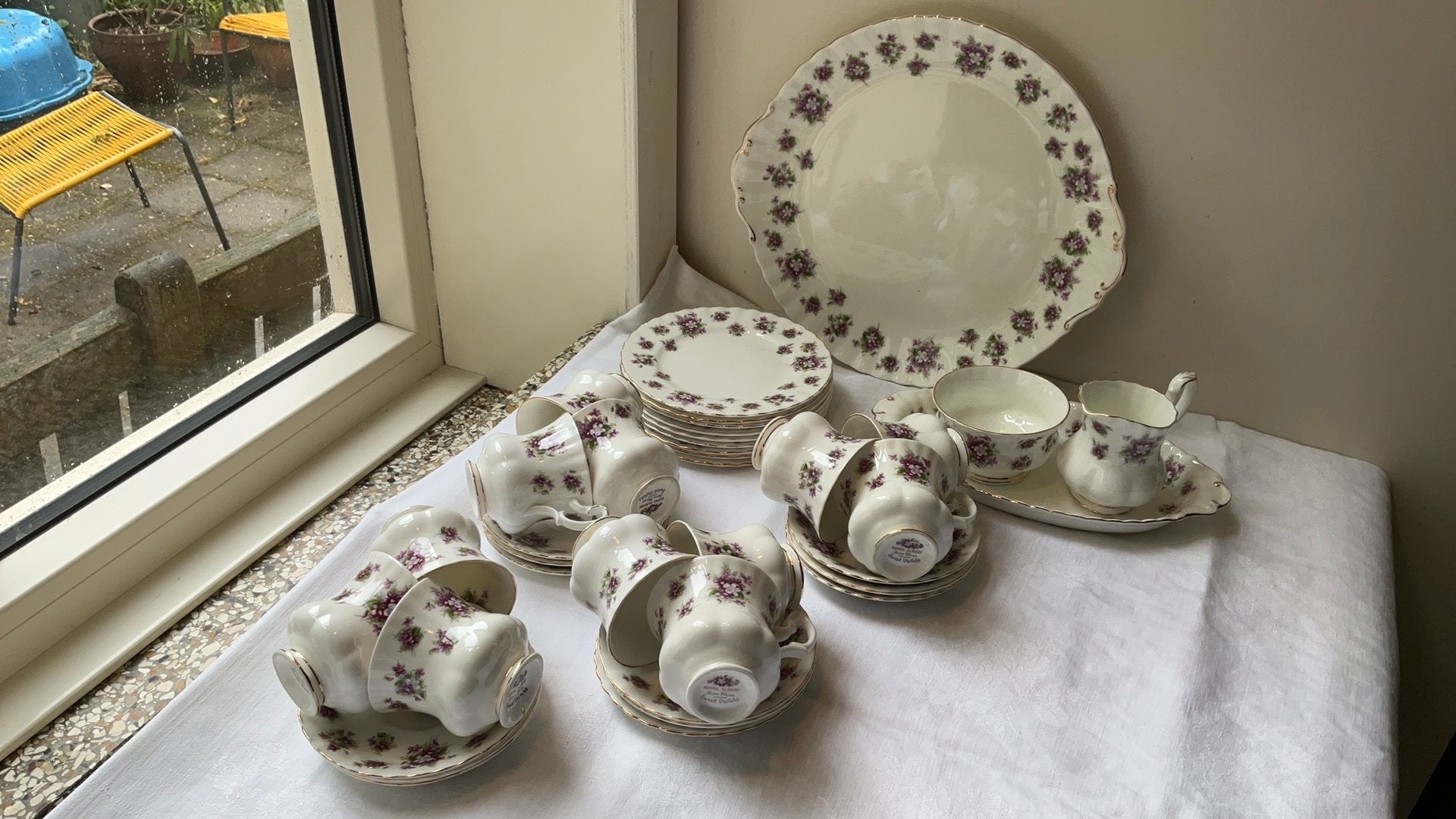 Royal albert sweet violets, theeservies,, Antiek en Kunst, Ophalen of Verzenden