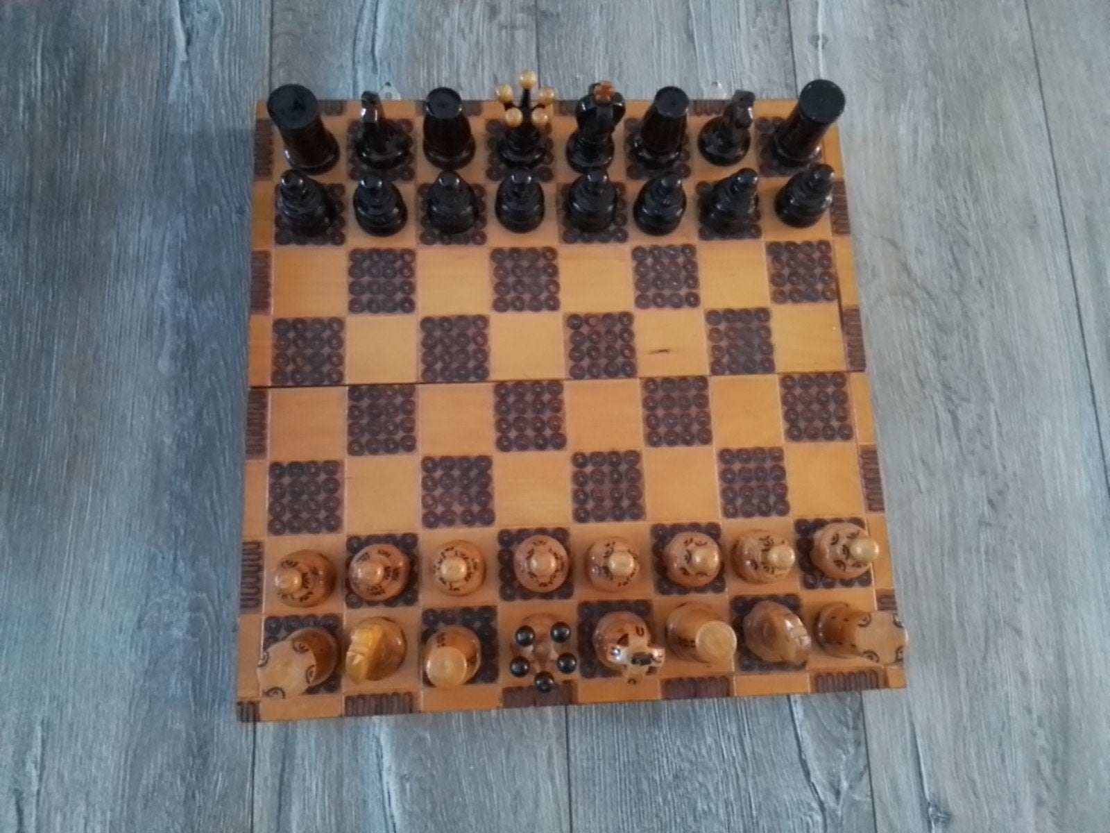 Houten schaakspel, Verzenden