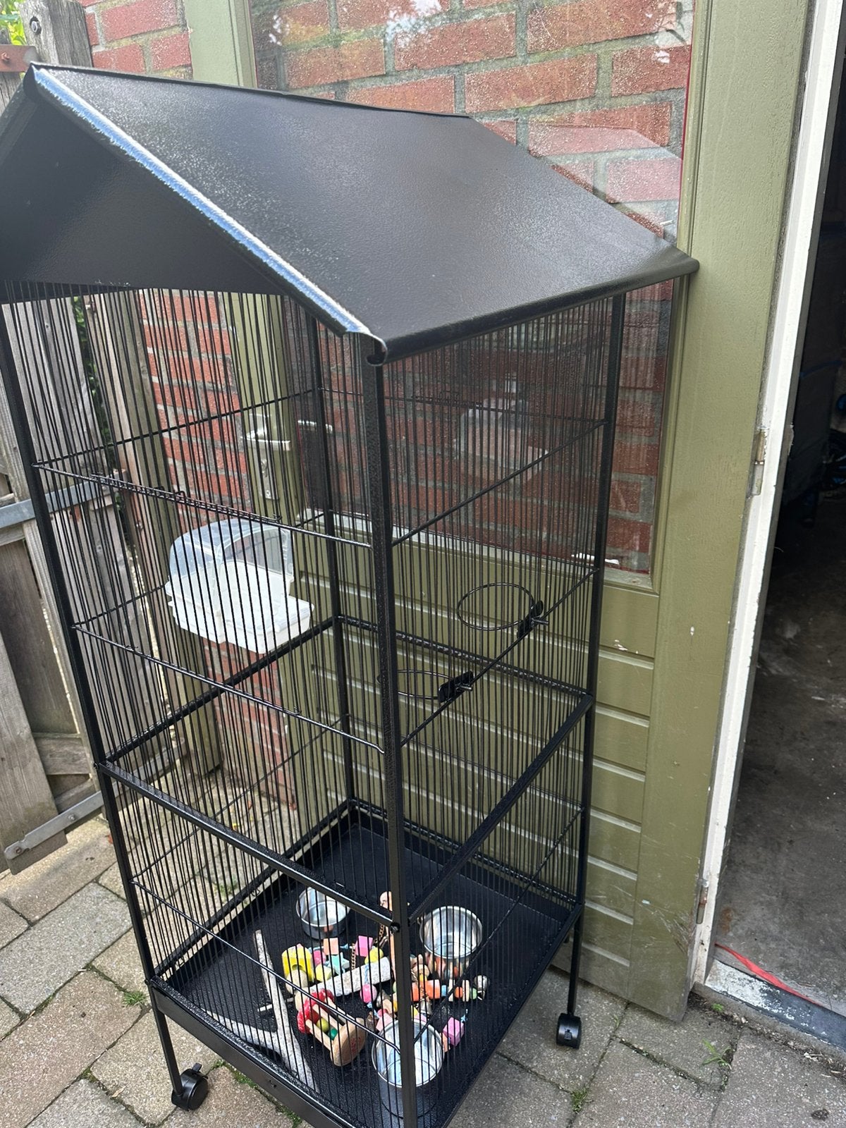 Papegaai kooi, Dieren en Toebehoren, Vogels | Hokken en Kooien, Ophalen of Verzenden, Zo goed als nieuw, Metaal, Vogelkooi