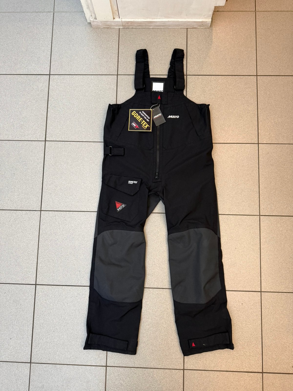 Musto MPX goretex zeilbroek, Watersport en Boten, Watersportkleding, Ophalen of Verzenden, Zo goed als nieuw, Heer, Zeilbroek