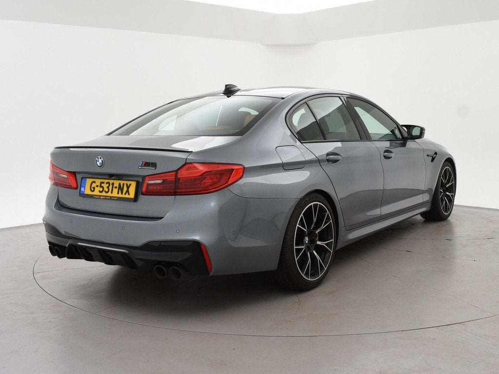 BMW 5-serie M5 COMPETITION 625 PK ORIG NL BTW + B&W | HEAD-U, Auto's, Automaat, Lichtsensor, Gebruikt, 2000 kg