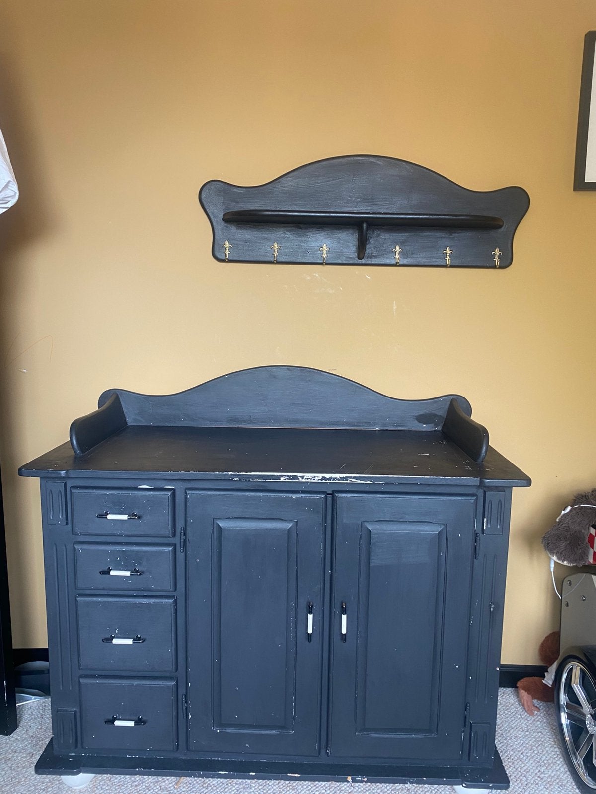 Foto 4 van Meubels houten babykamer – kledingkast + commode + wandrek