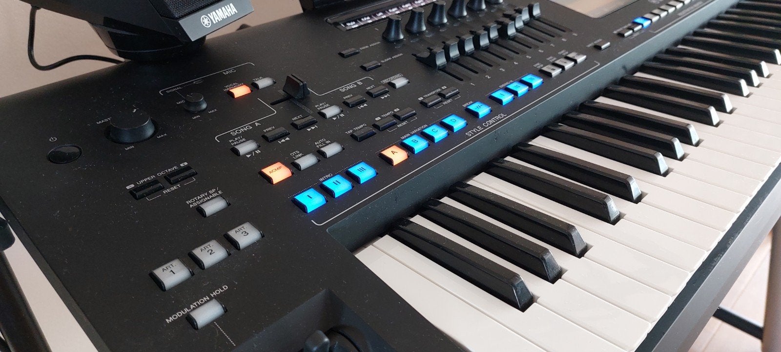 Yamaha Genos Digital Workstation Keyboard met accessoires, Muziek en Instrumenten, Ophalen, 88 toetsen, Midi-aansluiting, Yamaha
