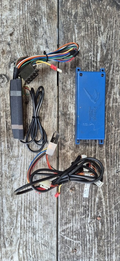 diverse onderdelen voor de Parrot CK3100N Bluetooth carkit, Auto diversen, Ophalen of Verzenden, Gebruikt