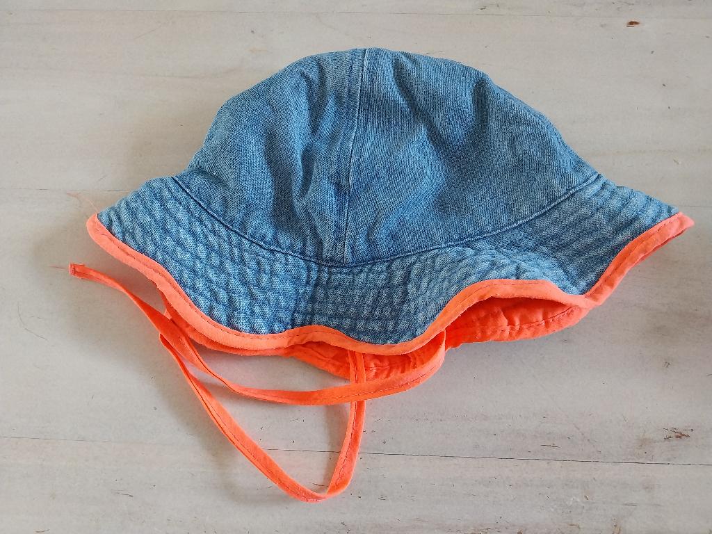 Hema zomerhoedje jeansblauw met roze 51 cm, Gebruikt, Meisje, Hoed, Ophalen of Verzenden
