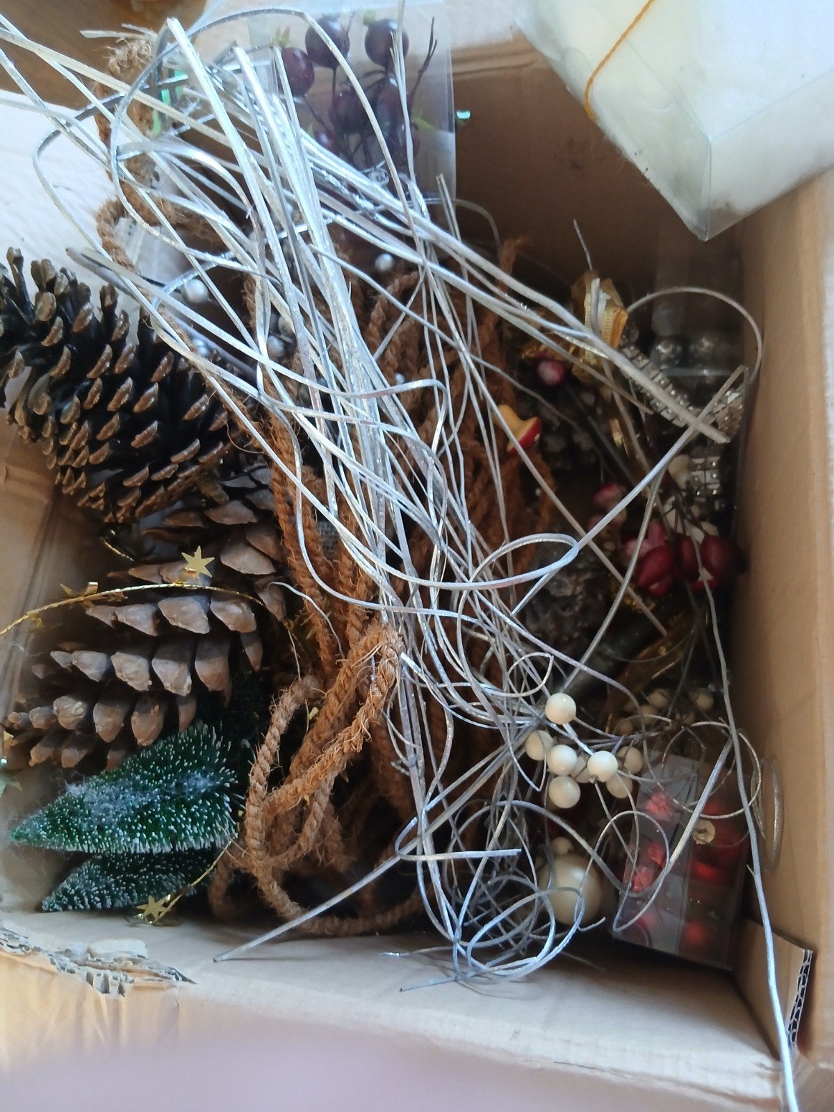 Doos met kerstdeco voor kerststukje of -krans, Ophalen, Gebruikt