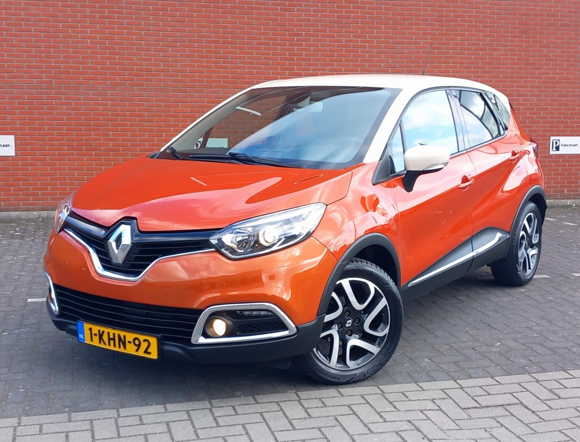 RENAULT Captur Energy TCe 90PK Dynamique Camera/Navigatie, Auto's, Renault, Voorwielaandrijving, Stof, Gebruikt, Overige kleuren