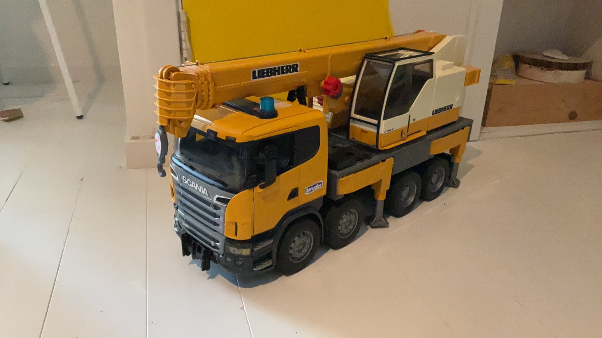 Bruder Scania Liebherr kraanwagen, Ophalen, Gebruikt