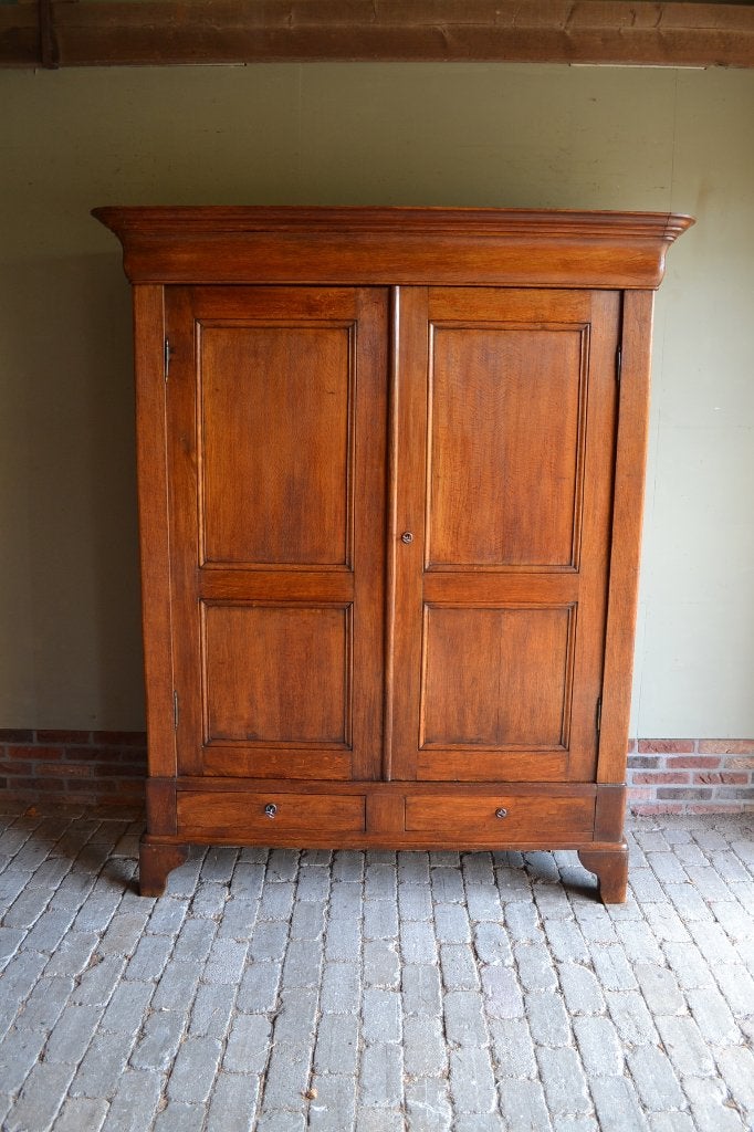 Prachtige antieke eiken houten Louis Philippe kast.