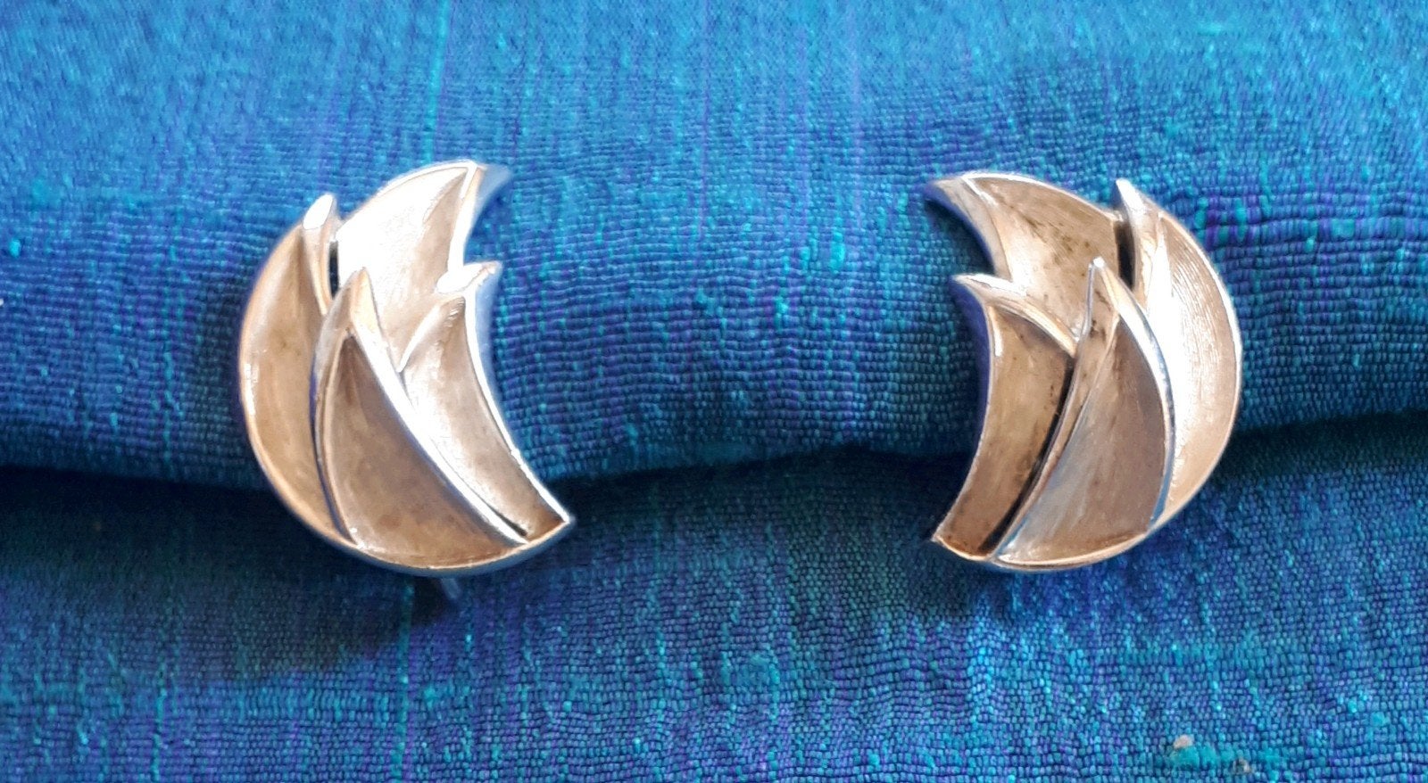 Vintage TRIFARI Oorclips. Ca. Jaren '70., Ophalen of Verzenden, Overige materialen, Oorbellen