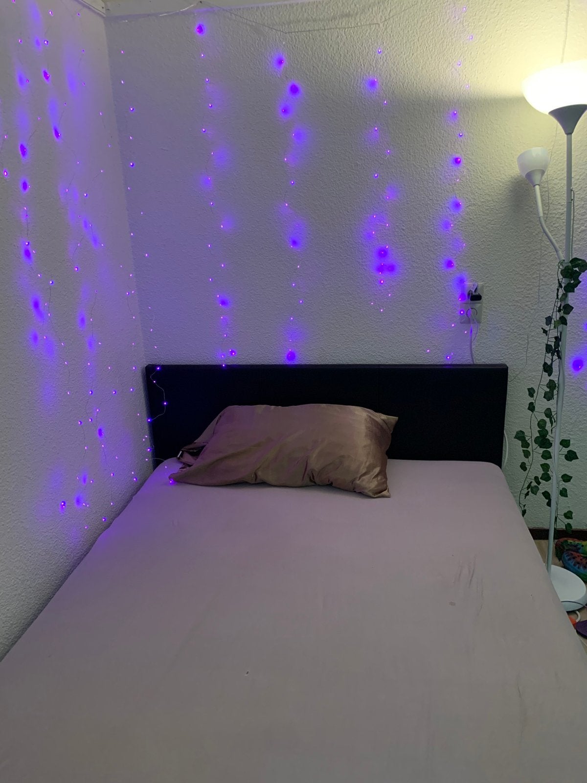 Tweepersoonsbed 140x200 cm – zeer goede staat, Huis en Inrichting, Slaapkamer | Bedden, Ophalen, Overige materialen, Zwart, Tweepersoons