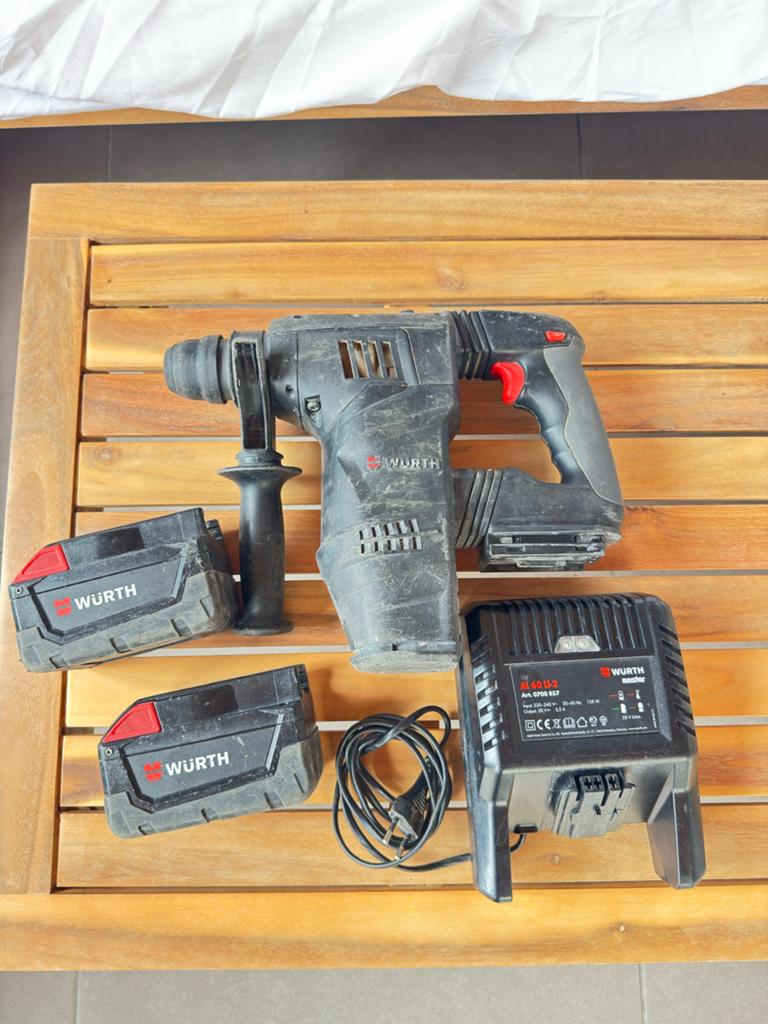 Würth H 28-MA Boorhamer met 2 accu's en lader, 600 watt of meer, Boor- en/of Breekhamer, Ophalen of Verzenden, Zo goed als nieuw