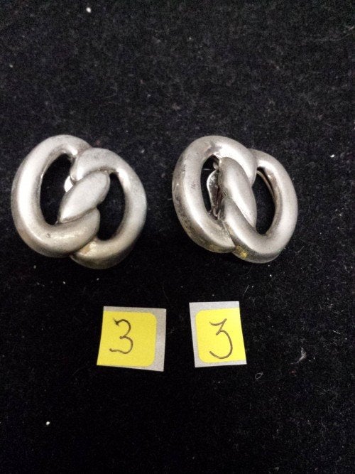 Oorbellen, zilverkleurig, krakeling vorm, type clips, Ophalen of Verzenden, 'T Olde Gre-j, Info@toldegrej.nl, Endepoelstraat 20f Didam