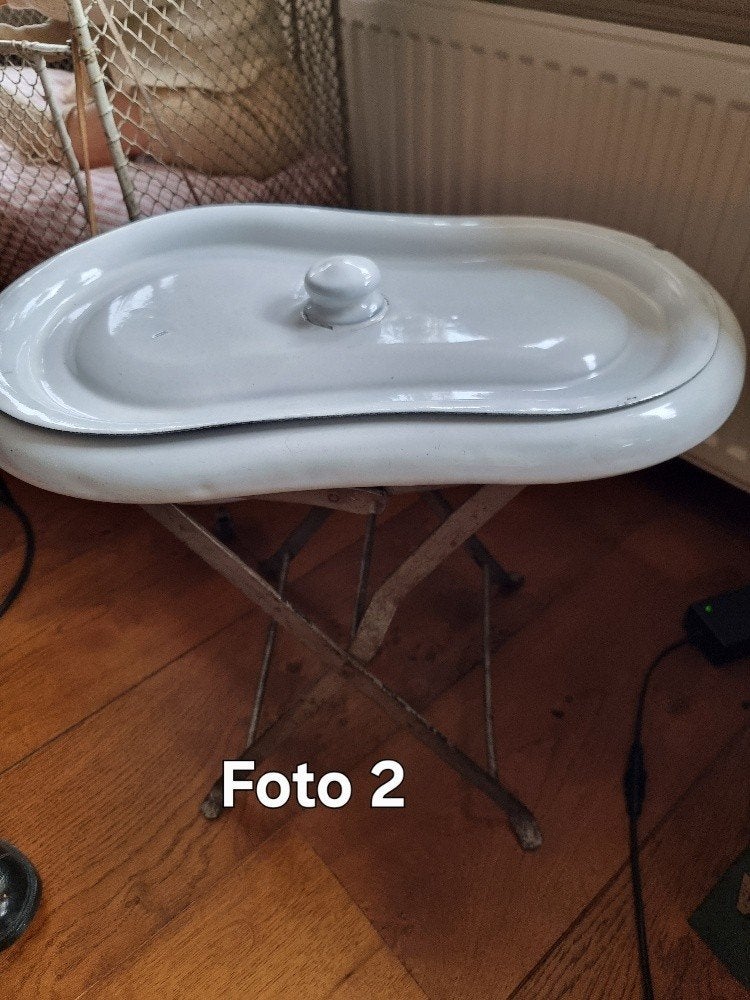 Emaille badje op standaard., Antiek en Kunst, Ophalen