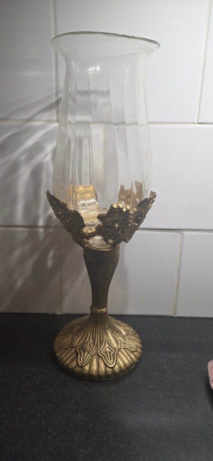 Gouden vaas met glazen inzetstuk - Elegant en decoratief, Antiek en Kunst, Ophalen