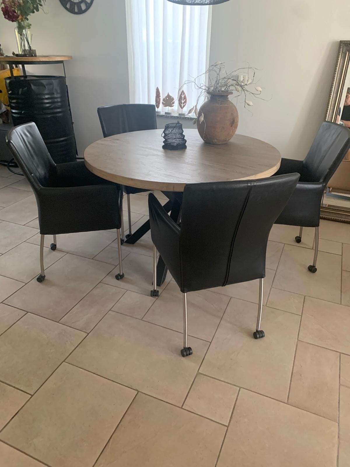 4 mooie stoelen met wieltjes - ook  8 te koop!, Ophalen, Gebruikt, Zwart, Leer