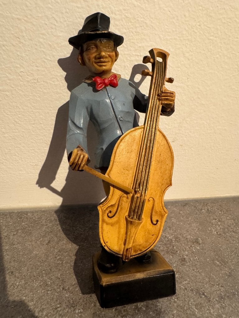 Beeldje jazzmuzikant contrabas, Ophalen of Verzenden, Gebruikt, Mens