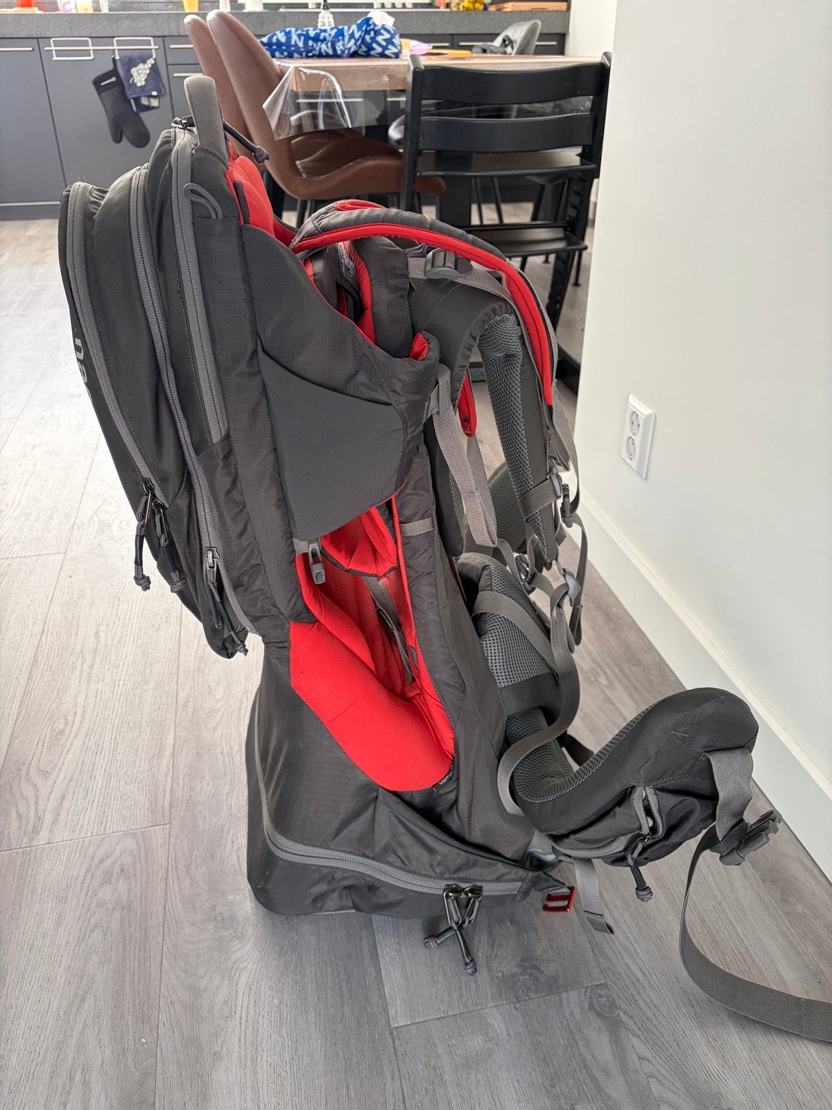 Macpac Kinderdrager - Ideaal voor wandelen, Zo goed als nieuw, Rug, Draagzak, Ophalen
