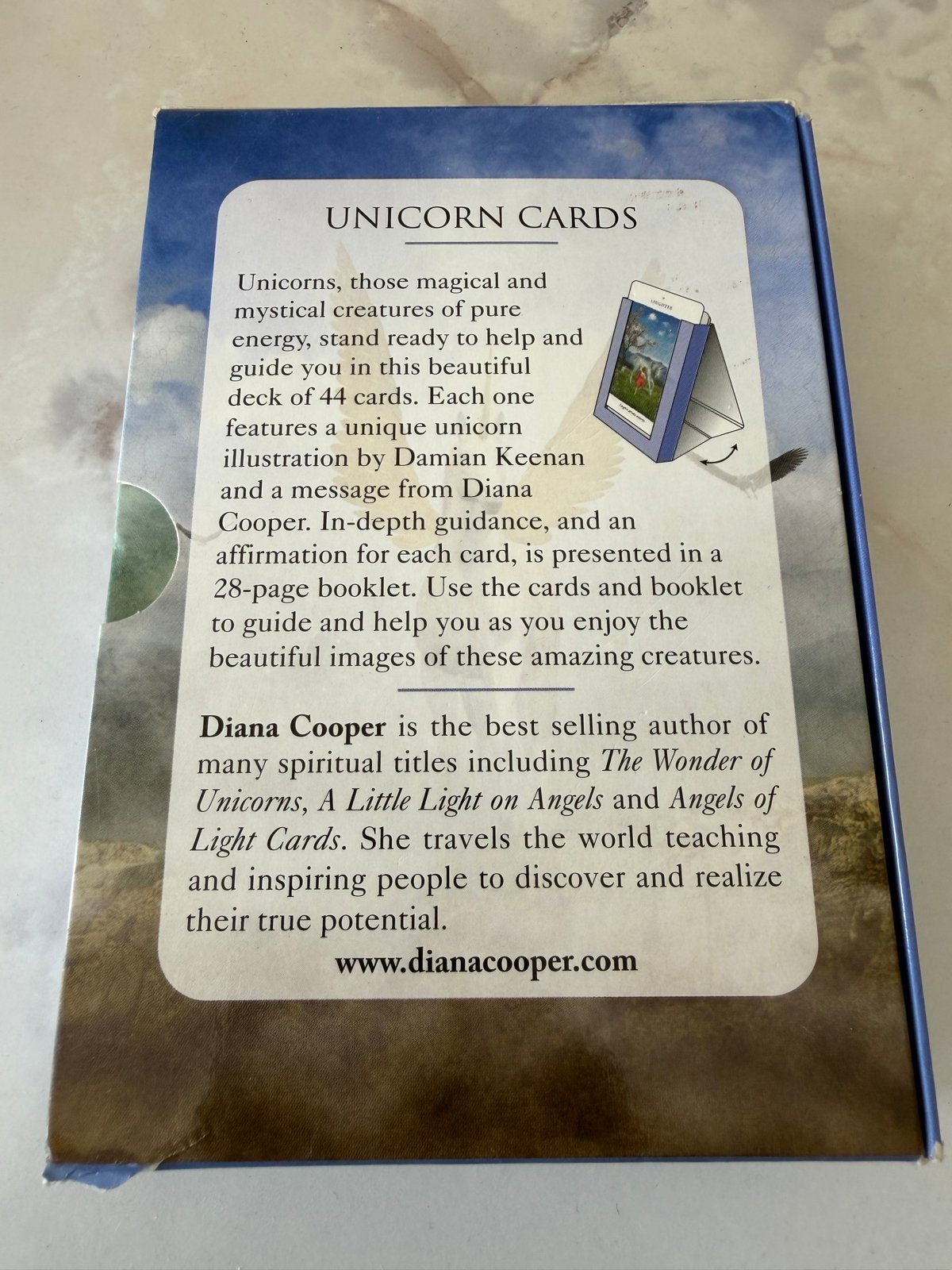 Unicorn Cards van Diana Cooper - Beschadigde doos, Boeken, Ophalen of Verzenden, Gelezen, Spiritualiteit algemeen, Overige typen