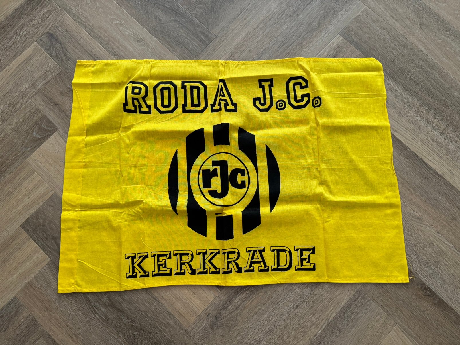 Roda JC vlag, Ophalen of Verzenden, Zo goed als nieuw