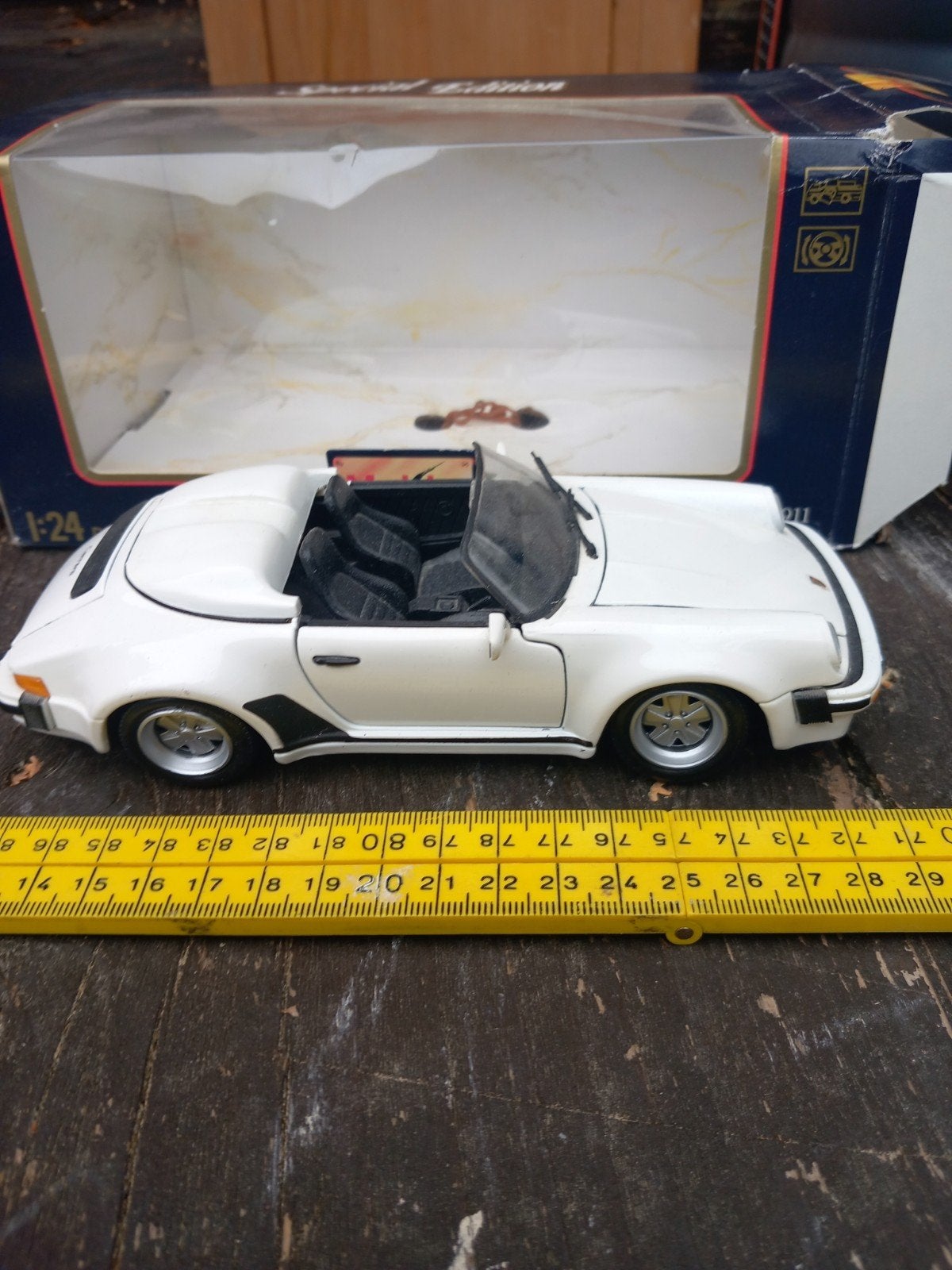Maisto Porsche 911 Speedster (1989) - Diecast Model 1:24, Ophalen, Zo goed als nieuw, Auto, Overige merken