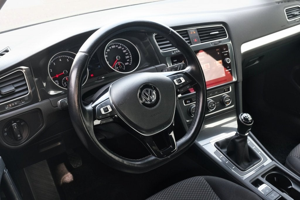 Volkswagen Golf 1.0 TSI Trendline (bj 2019), Dealer onderhouden, Stof, Zwart, Bedrijf
