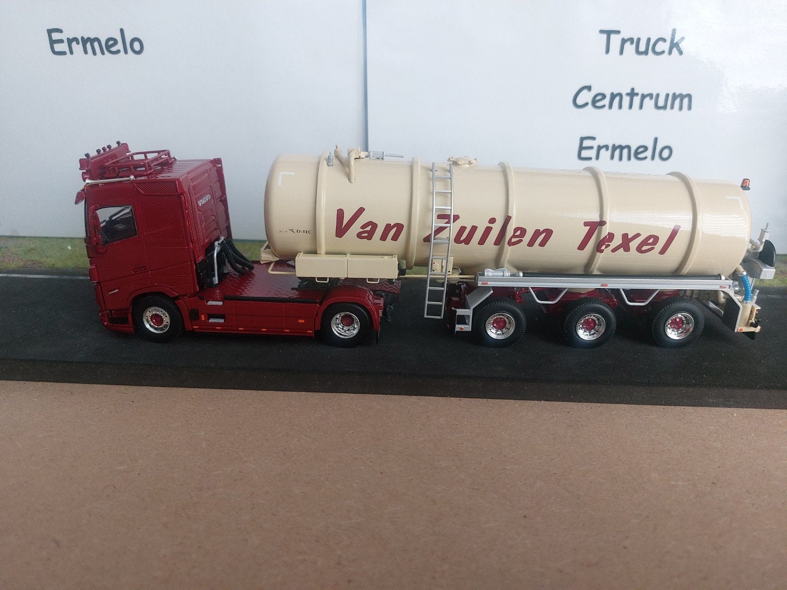 Van Zuilen Texel B.V.; VOLVO FH5 SLEEPER CAB 4X2 VACUUM TANK, Hobby en Vrije tijd, Ophalen of Verzenden, Nieuw, Bus of Vrachtwagen