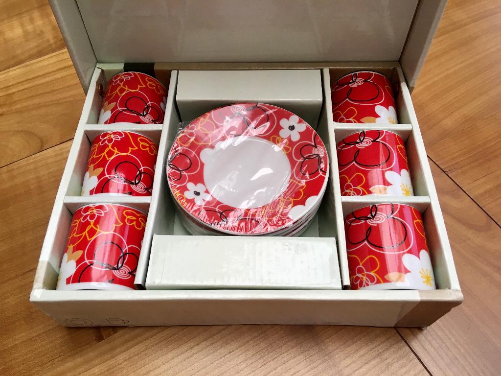 12-delige vintage porseleinen espressoset uit de jaren '70, Nieuw, Ophalen of Verzenden, Overige stijlen, Kop(pen) en/of Schotel(s)