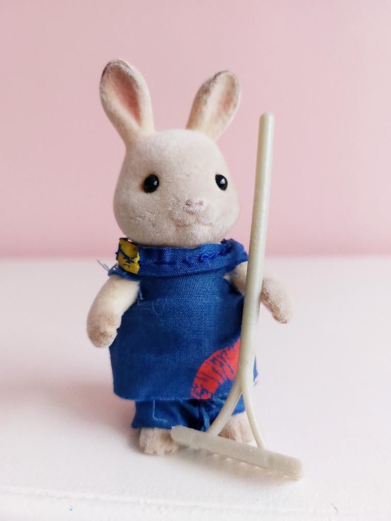 Sylvanian Families tuinman konijn, one of a kind, Costum, Verzamelen, Ophalen of Verzenden, Zo goed als nieuw