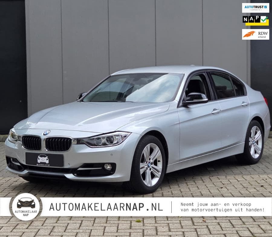BMW 3-serie 320i High Executive / HEAD-UP / Org NL / 184 PK!, Automaat, Euro 5, Achterwielaandrijving, Gebruikt