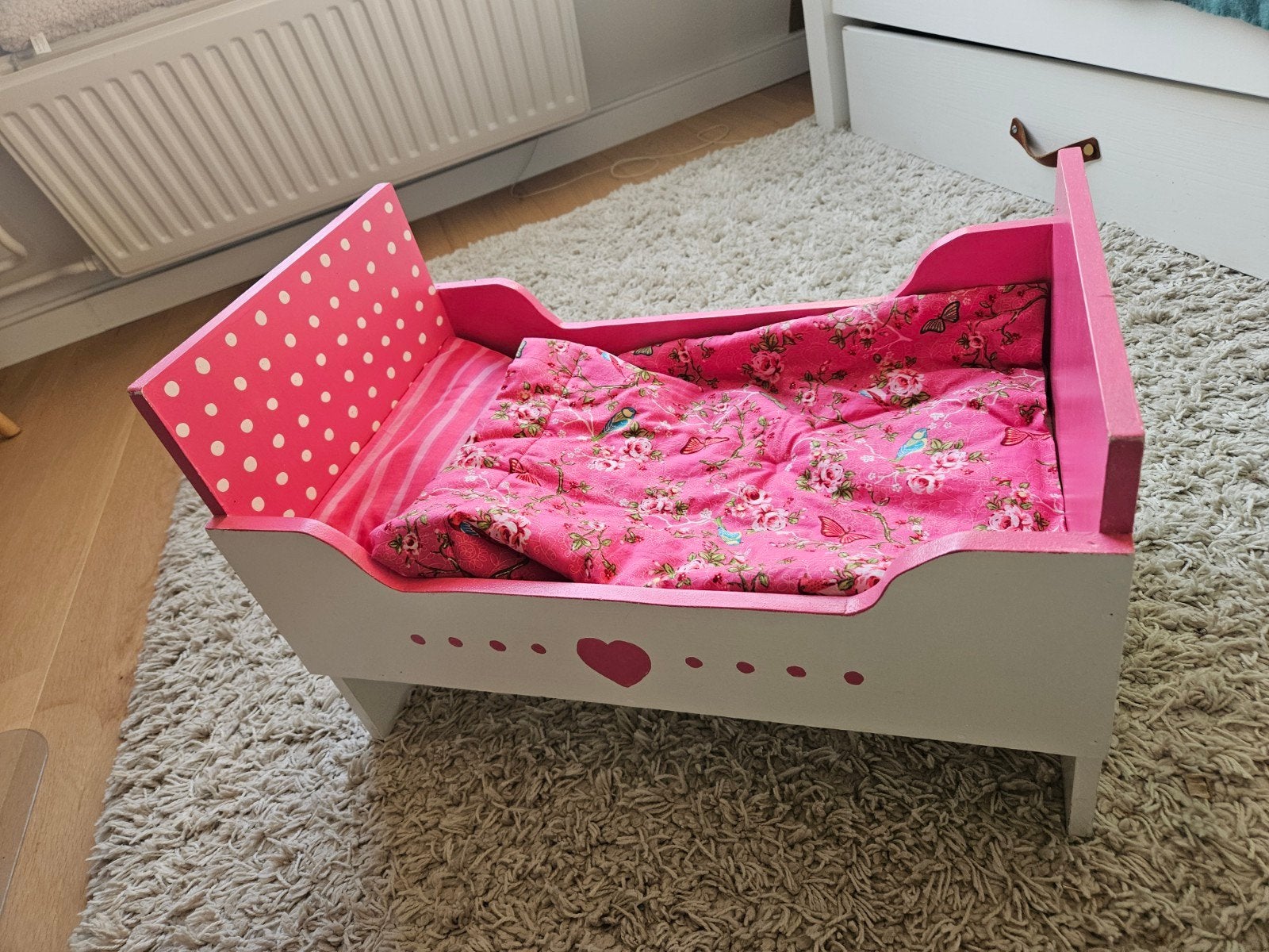 Handgemaakt poppenbedje met beddengoed en matrasje, Ophalen, Babypop