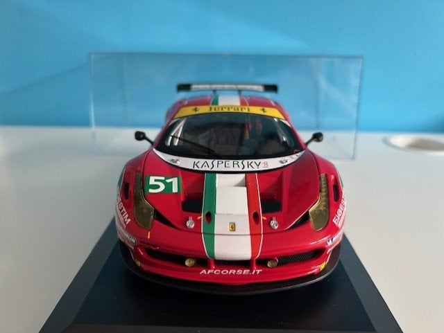 FERRARI 458 ITALIA GT2 LM 2011 - AF CORSE #51 1:18 HW ELITE, Hobby en Vrije tijd, Ophalen of Verzenden, Zo goed als nieuw, Auto
