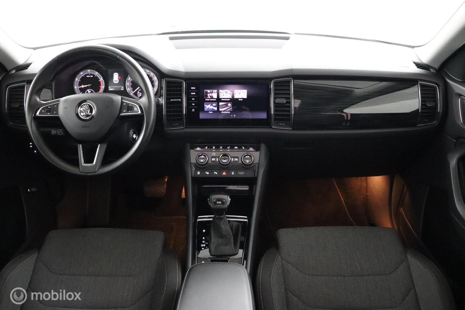 Skoda Kodiaq 1.5 TSI Sportline Business 7p. PANO / TR.HAAK /, Auto's, 4 cilinders, 150 pk, 7 stoelen, Zwart