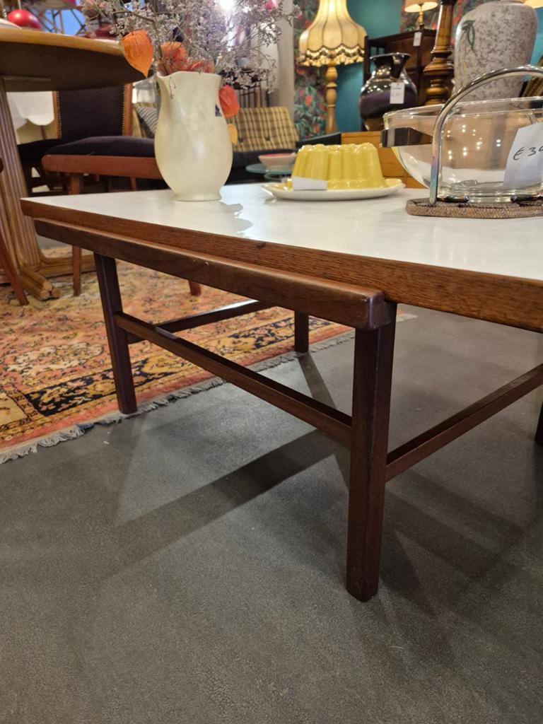 Vintage Salontafel met Wit Blad en Houten Onderstel, Ophalen