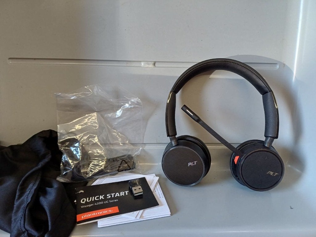 Plantronics Voyager 4200, -, Plantronics, -, On-ear