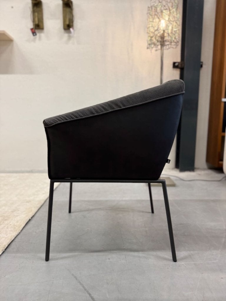 Nieuw KFF Milo armstoel leer rib stof Design stoel, Huis en Inrichting, Stoelen, Nieuw, Ophalen of Verzenden, KFF, Leer